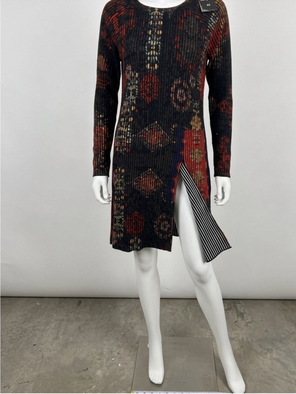 NWOT Desigual Abstract
Pattern Ribbed Tunic Sweater
Dress Size XS High Slit